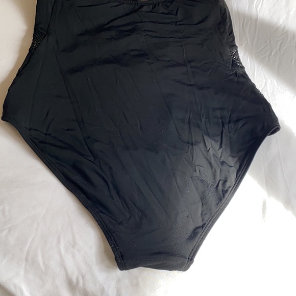 2/30$ **Once piece black swimsuit - Picture 5 of 6